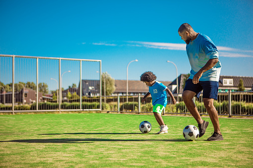 otec a syn hrají fotbal, Neznámý, Neznámý